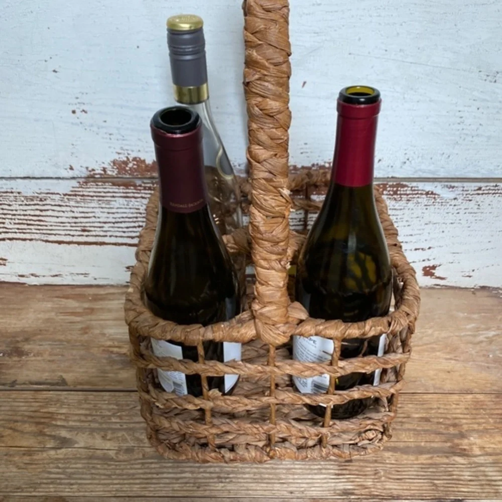 Wicker Basket Wine Caddy